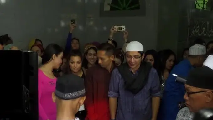 Pasha Unggu dan sejumlah artis