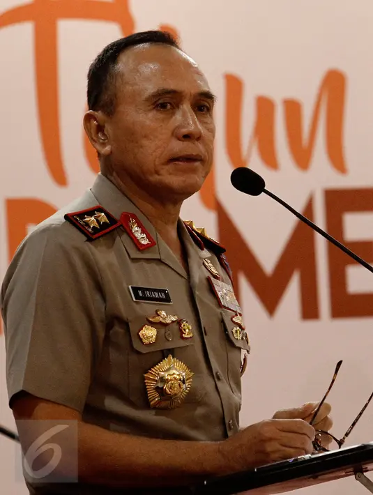 M Iriawan saat menyampaikan laporan kinerja tahun 2016 Polda Metro Jaya di Jakarta, Kamis (29/12). Angka tersebut menurun sebanyak sembilan persen atau 15.110 dibandingkan tahun 2015 yang mencapai 16.565 kasus. (Liputan6.com/Johan Tallo)