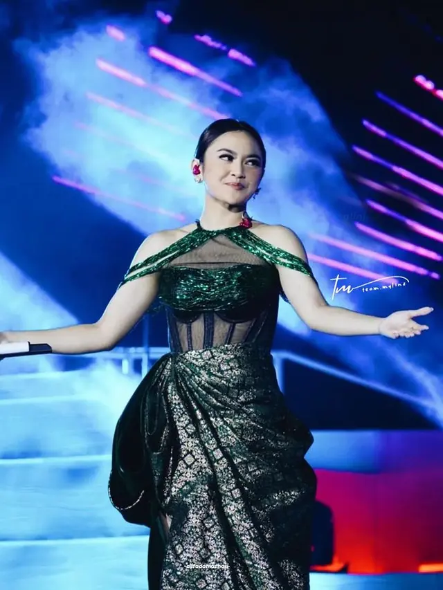 6 Potret Mahalini di Opening Ceremony Fornas VI 2022 di Palembang, Jadi Sorotan