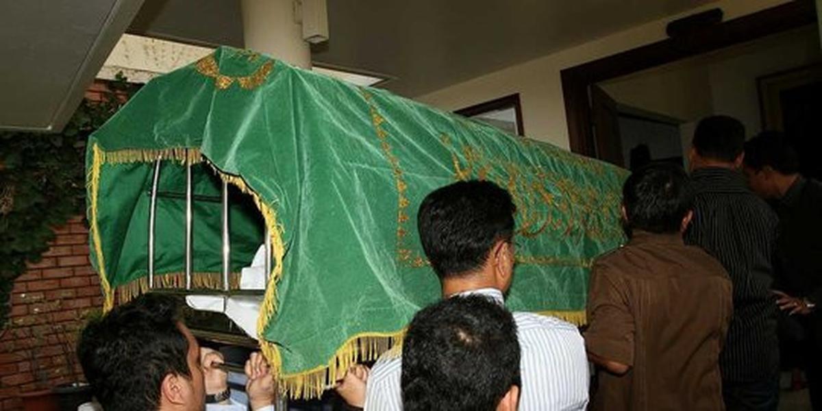 Advokat berintegritas, pejuang demokrasi