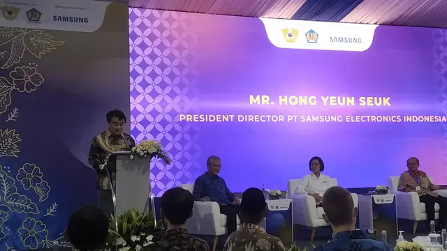 Presiden Direktur PT Samsung Elektronik Indonesia, Hong Yeun Seuk dalam acara Kunjungan Menteri Keuangan Sri Mulyani ke PT Samsung dan Cikarang Dry Port (CDP), Jumat (27/1/2023). (Anisyah Al Faqir/Merdeka.com)
