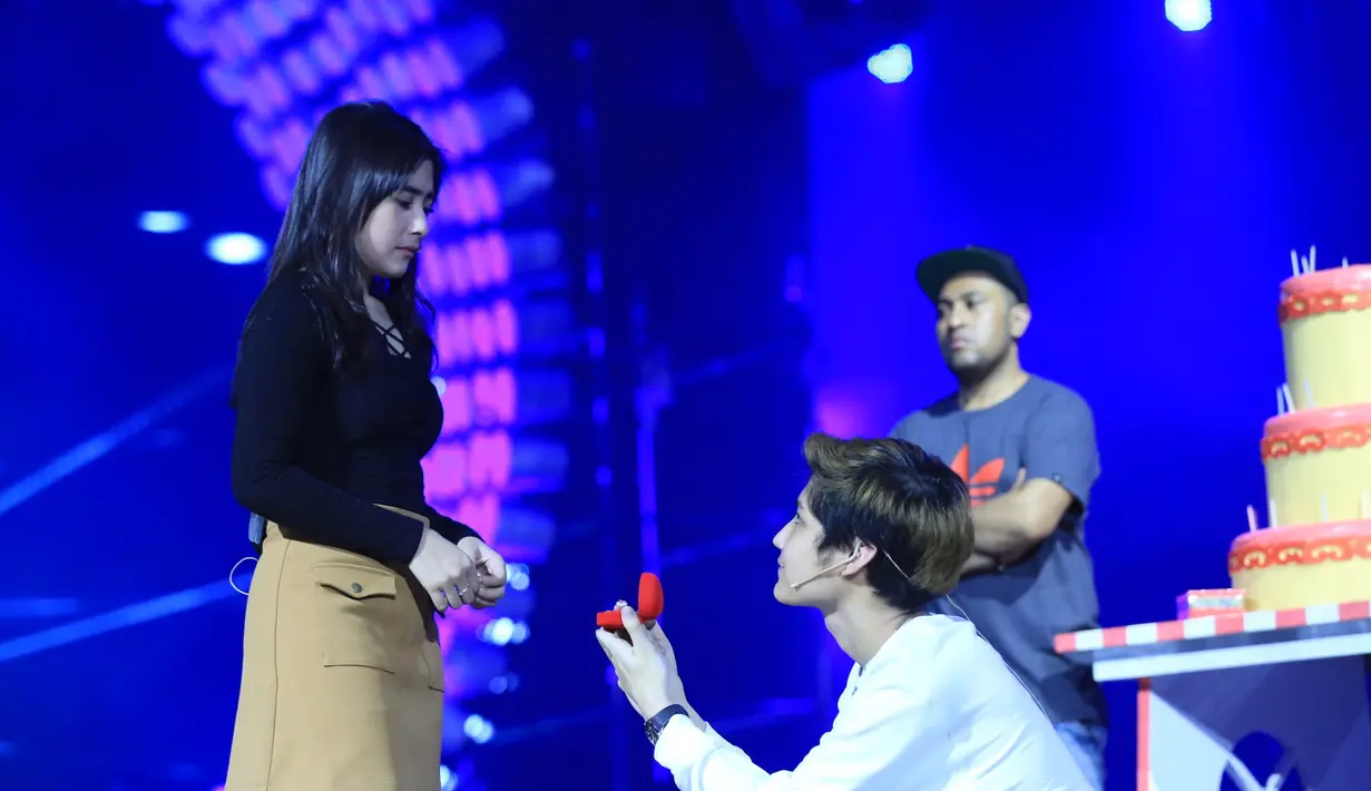 Bintang muda putra artis senior Tamara Bleszynski mengaku gugup. Apalagi ia berusaha meraih cinta dari Prilly. Selain mengejar cinta Prilly, Rasya juga harus bernyanyi dengan beberapa gerakan koreo yang harus dilakukan. (Adrian Putra/Bintang.com)