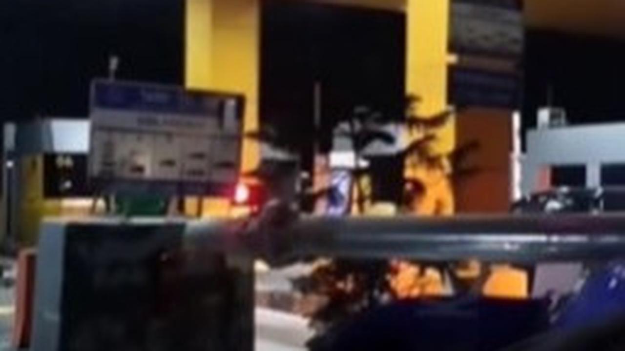 Gerbang Tol Ciawi Dihantam Truk Kontainer, Lalu Lintas Sempat Tersendat