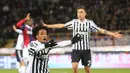 Reaksi pemain Juventus, Juan Cuadrado, setelah dilanggar pemain Bologna dalam laga Serie A Italia di Stadion Renato Dall'Ara, Bologna,Sabtu (20/2/2016) dini hari WIB. (EPA/Giorgio Benvenuti)
