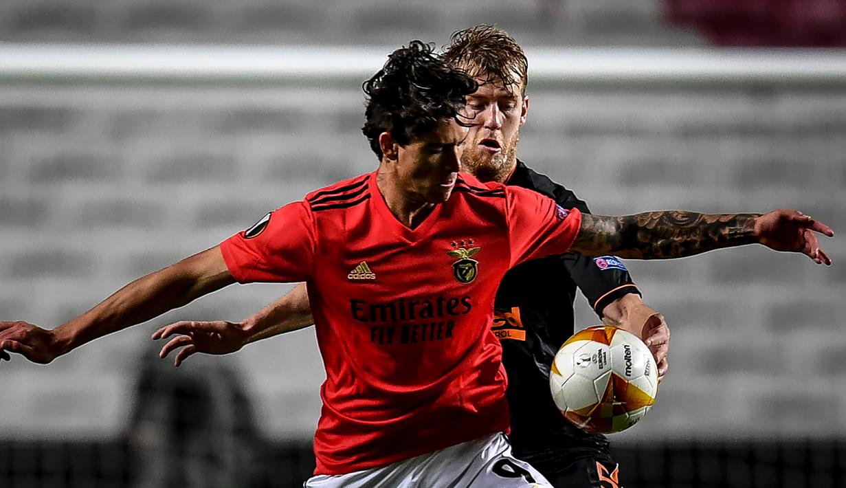 2. Darwin Nunez (21 tahun/ Benfica, Portugal) - Striker berkebangsaan Uruguay ini sudah membuat satu kali hattrick, yaitu saat menang atas Lech Poznan 4-2 (22/10/2020). (AFP/Patricia De Melo Moreira)