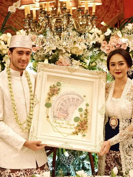 Foto Pernikahan Aura Kasih