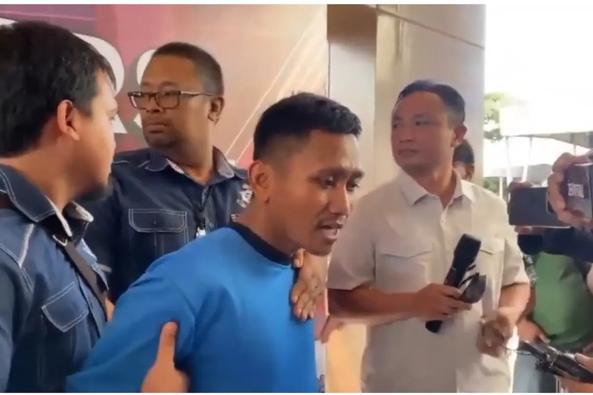 Tersangka kasus dugaan pembunuhan Vina Cirebon dan kekasihnya Eky, Pegi Setiawan alias Pegi alias Perong alias Robi Irawan.