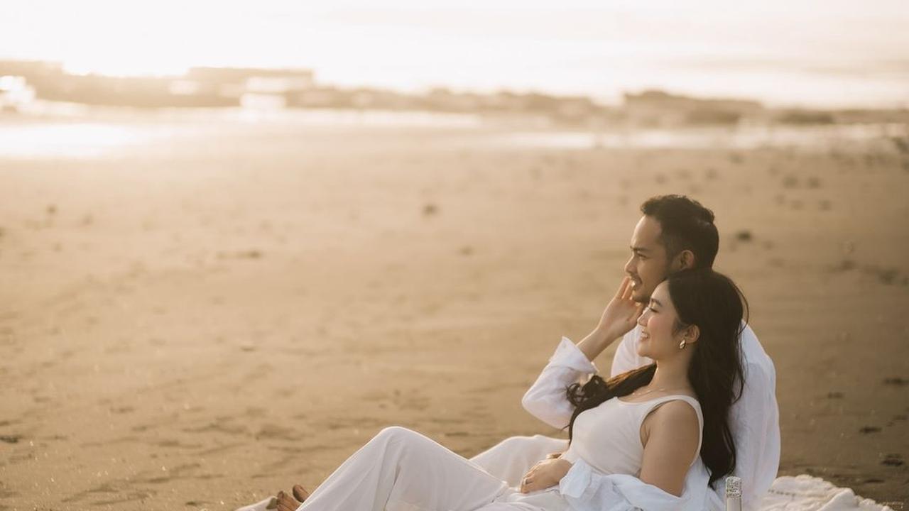 Akhirnya Rilis, 7 Gaya Febby Rastanty Tampil Memukau di Foto Prewed - Auranya Mahal Banget