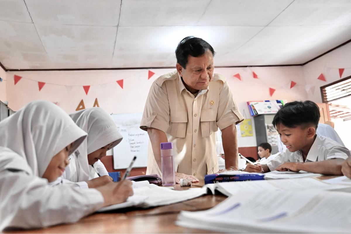 Prabowo tinjau Makan Bergizi Gratis di Bogor