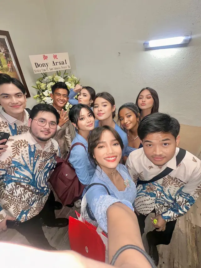 Fuji jadi pagar ayu pernikahan Azizah Salsha dan Pratama Arhan (Foto: instagram fuji_an)