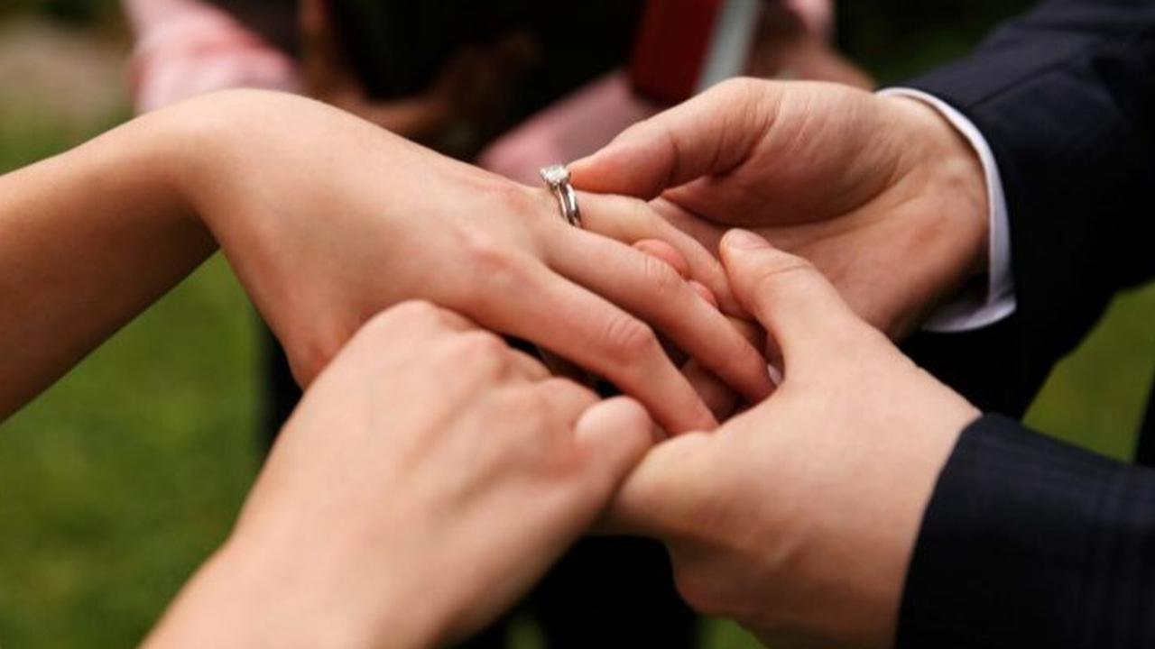 Bingung Ditanya Kapan Nikah? Ini Tips Cerdas dan Jawaban Terampuh yang Wajib Dicoba saat Kumpul Keluarga