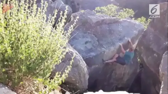Seorang pria di AS mempertaruhkan nyawanya dengan memanjat tebing tanpa tali pengaman. 
