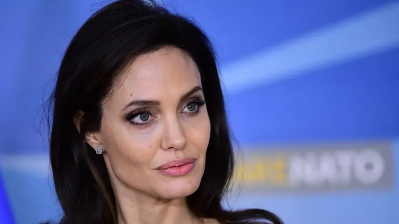 [Bintang] Angelina Jolie