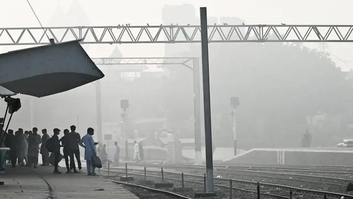 Potret Kota Lahore Pakistan Berselimut Kabut Polusi