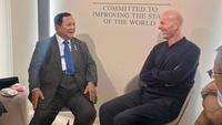 Presiden Prabowo Subianto bertemu dengan legenda sepak bola Prancis Zinedine Zidane, usai menyampaikan konsep Prabowonomics dalam World Economic Forum (WEF), Davos, Swiss, pada Kamis, 22 Januari 2026. (Foto: Instagram Sekretariat Kabinet)