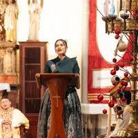 Intip pesona Citra Scholastika berbalut kebaya Janggan di malam Natal (@citrascholastika)