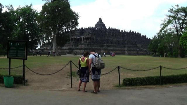 Cek Honor Pegawai Pengelola Kawasan Candi Borobudur Bisnis
