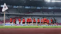 Timnas Jepang menjalani sesi latihan resmi (official training) di Stadion Utama Gelora Bung Karno (SUGBK) Senayan, Jakarta, Kamis (14/11/2024) sore WIB. Timnas Jepang akan menghadapi Timnas Indonesia di stadion yang sama pada matchday kelima Grup C putaran ketiga Kualifikasi Piala Dunia 2026, Jumat (15/11/2024). (Bola.com/Bagaskara Lazuardi)