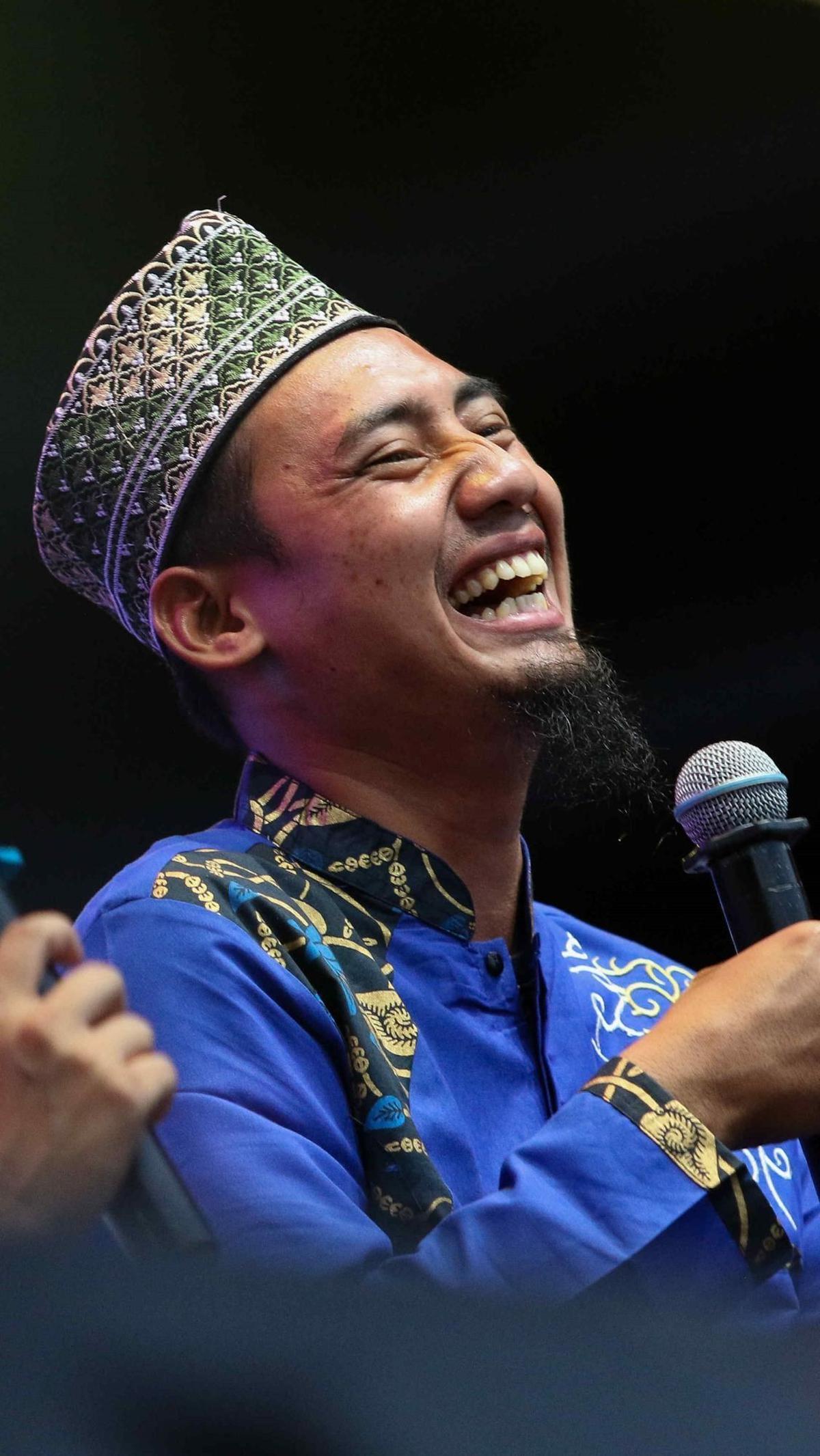 Kultum disampaikan ustaz setelah penampilan Amira Karin, yang menjadi aksi pembuka pada pukul 3.40 dan  Introhert serta Voxxes yang memberikan performa terbaiknya pada 5 sore. Foto: Liputan6.com / Herman Zakharia
