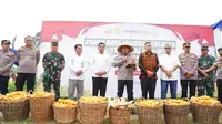 Kapolda Riau Pimpin Panen Raya Jagung Serentak Kuartal III di Pekanbaru