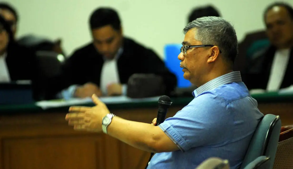 Akil mengaku tidak pernah menerima sejumlah uang yang dijanjikan tersebut karena KPK langsung menyita uang tersebut dari Susi (Liputan6.com/Miftahul Hayat)