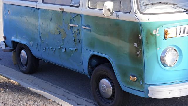 Kisah VW Biru Ajaib yang Selamat dari Api Kebakaran Hutan di Los Angeles