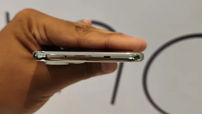 <p>Tecno Spark 40 Pro tampilan body atas. Oleh Matahari Kartika Purusakara/Liputan6.com</p>