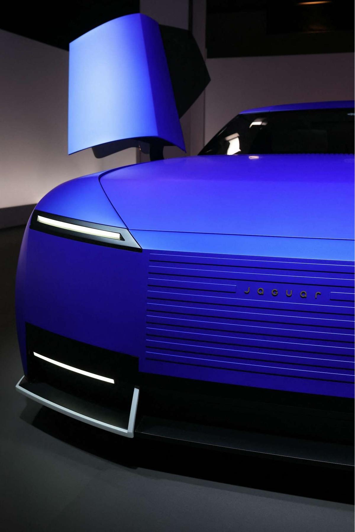 Mobil listrik Jaguar Type 00