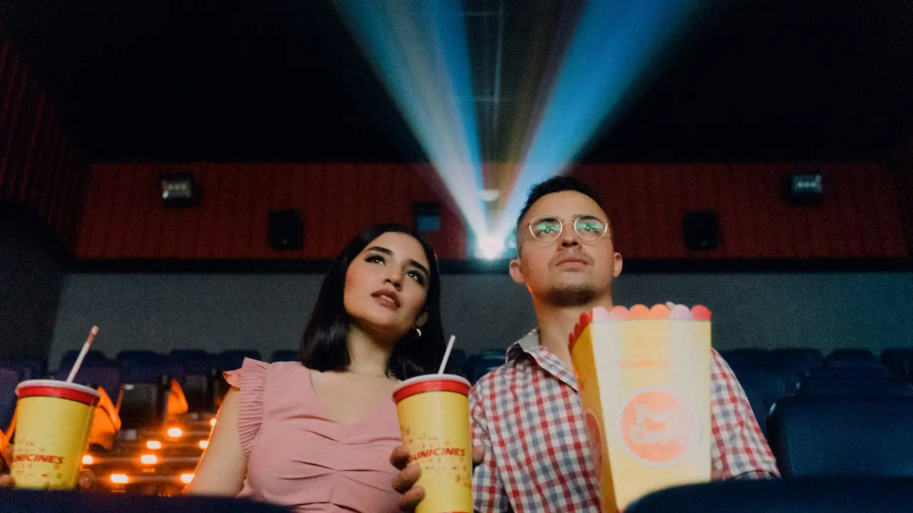 Ilustrasi nonton bioskop