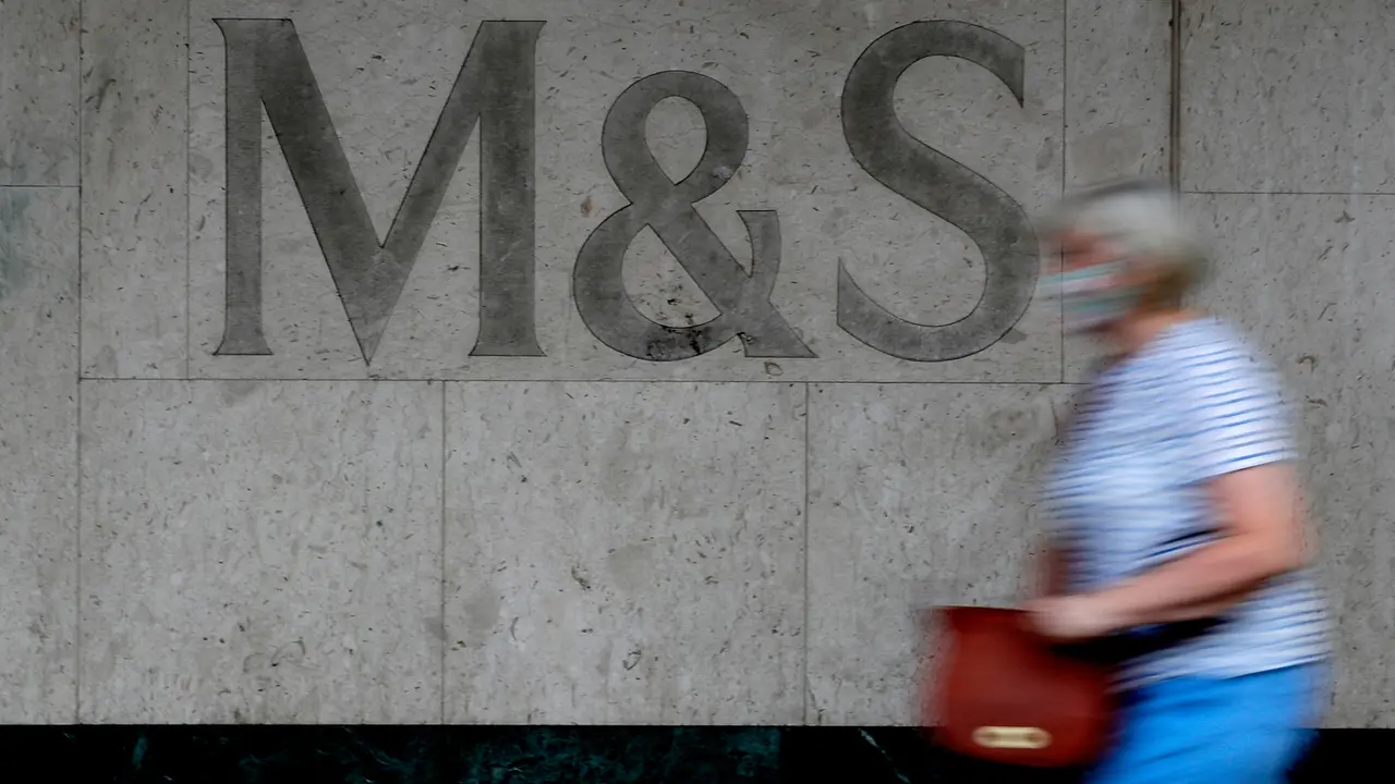 Peretail Inggris Marks & Spencer akan Pangkas 7.000 Pekerja