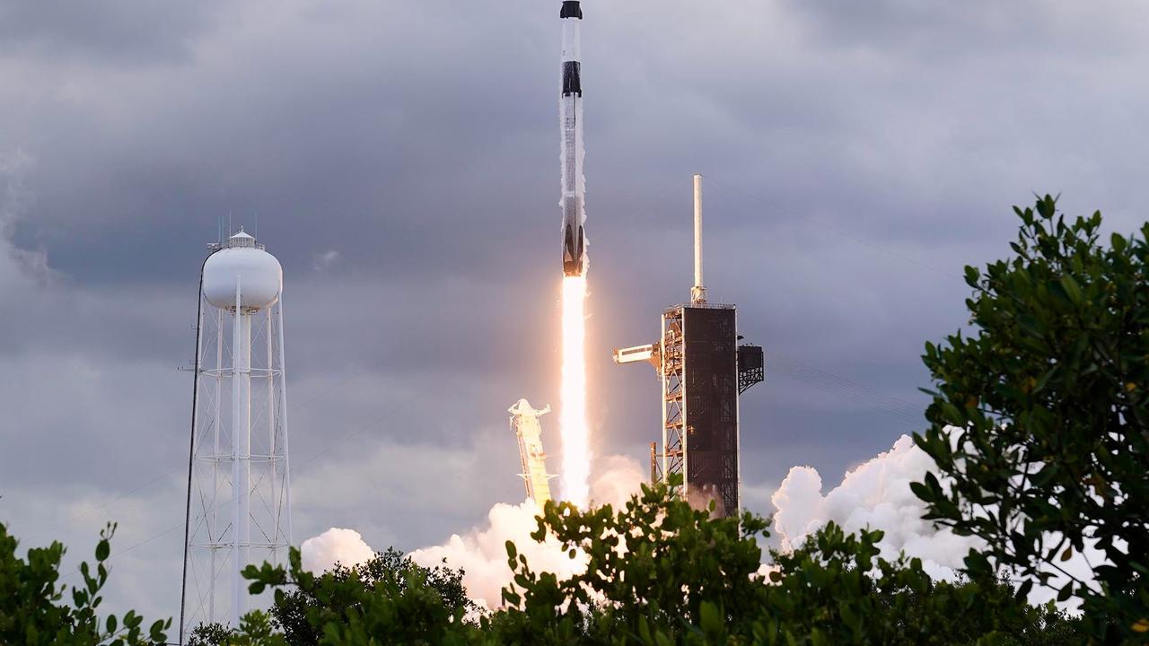 FOTO: Empat Astronaut Diterbangkan NASA dan SpaceX untuk Misi 6 Bulan di Stasiun Luar Angkasa