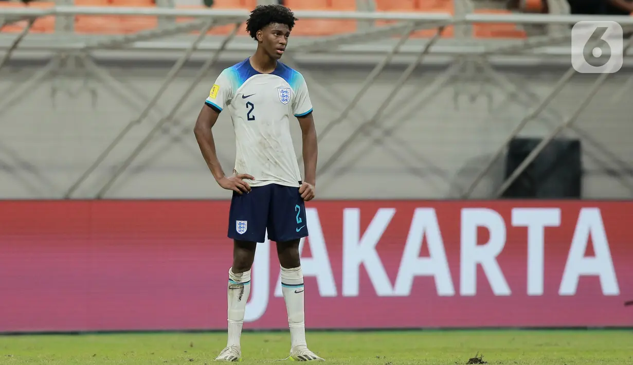 Pertandingan ini mengejutkan bagi Inggris. Sebab Uzbekistan ternyata bisa memberikan perlawanan yang sangat solid. (Bola.com/Muhammad Iqbal Ichsan)
