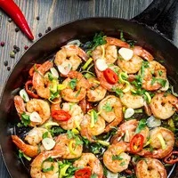 ilustrasi tumis udang/copyright by Shaiith (Shutterstock)