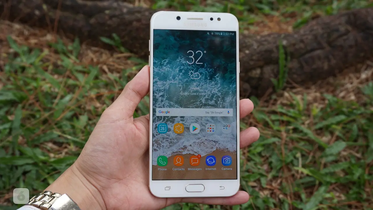 Samsung Galaxy J7+