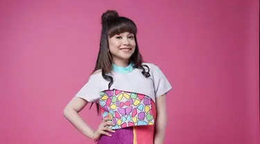 Tasya Rosmala telah menunjukkan bakatnya pada musik dangdut sejak usia sangat belia. Bakat ini rupanya diturunkan dari sang ibu, Eva Rosmala yang juga merupakan seorang penyanyi dangdut. (Liputan6.com/IG/@tasya_ratu_gopo)