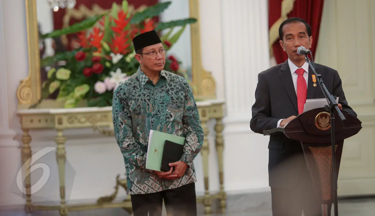 Presiden Jokowi saat mengumumkan, Biaya Penyelenggaraan Ibadah Haji (BPIH) di Istana Merdeka, Jakarta, Rabu (27/5/2015). Penurunan biaya haji ini dapat terbilang cukup drastis, yaitu dari US$ 3.219 menjadi US$ 2.717. (Liputan6.com/Faizal Fanani)
