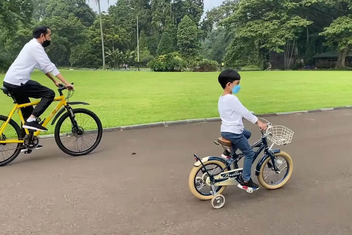 Presiden Jokowi Bersama Cucunya
