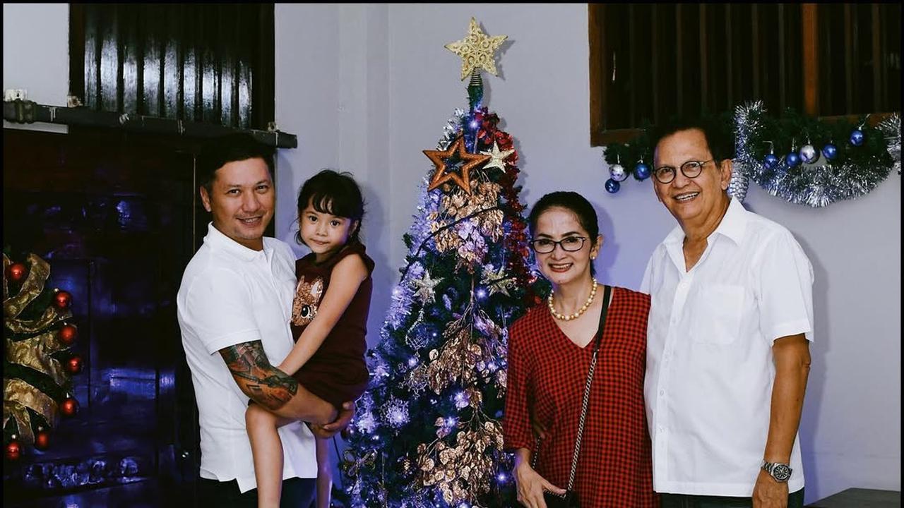 Jadi Ibu Sambung, Ini 6 Potret Kedekatan Gading Marten dengan Anna Maria - Perlihatkan Kebersamaan dari Waktu ke Waktu