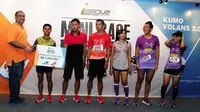 Para pemenang Marathon Mini Race mendapatkan hadiah (Istimewa)