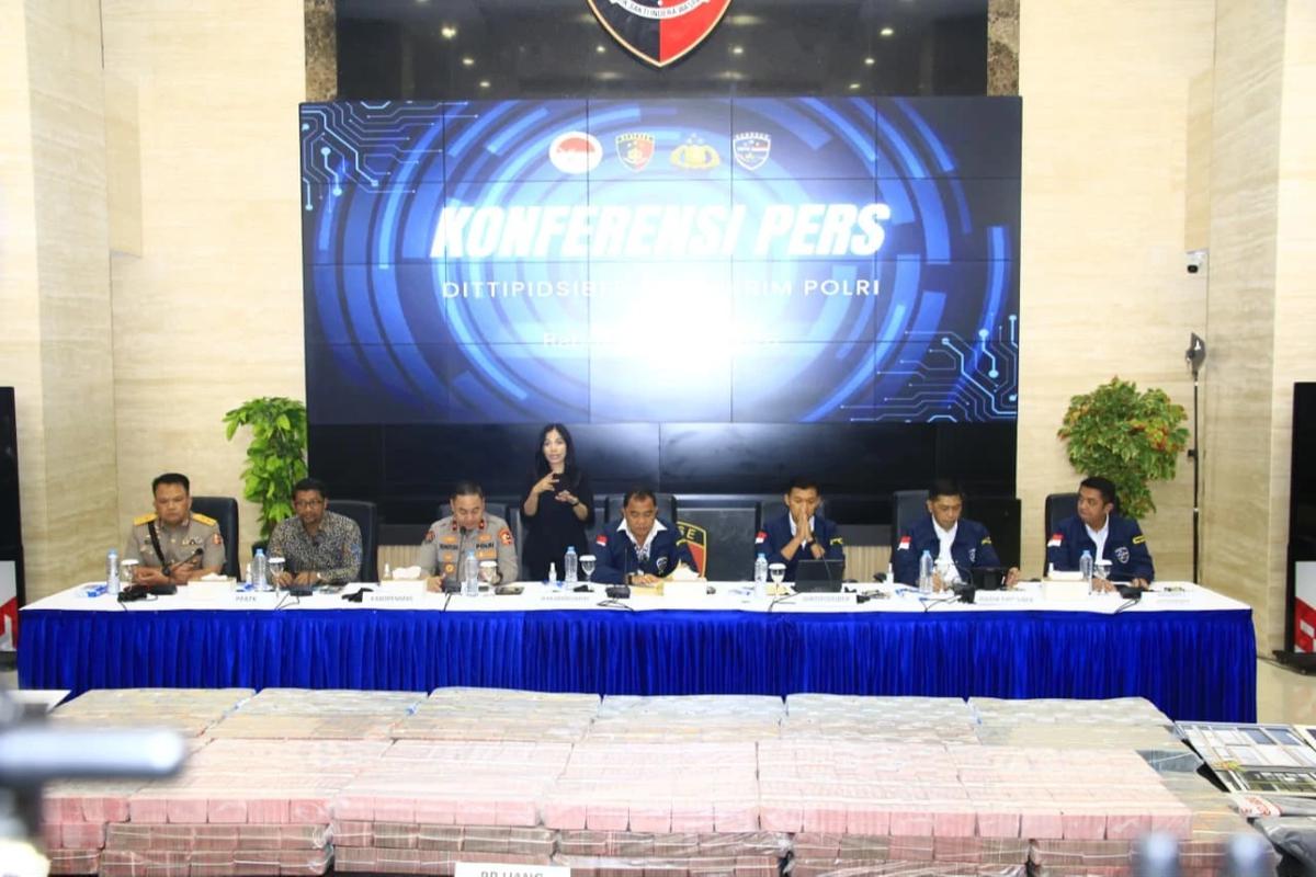 FOTO: Bareskrim Polri Sita Rp 286,2 Miliar dari Penindakan Judi Online 2025