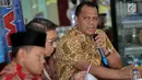 Direktur Organisasi Masyarakat Direktorat Jenderal Politik dan Hukum, Laode Ahmad P.Balombo memberikan paparan dalam diskusi polemik di Jakarta, Sabtu (15/7). Diskusi tersebut bertemakan "Cemas Perppu Ormas". (Liputan6.com/Faizal Fanani)