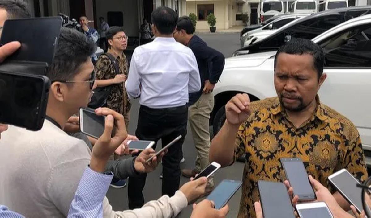 Dengan pasal itu, hanya platform yang menolak berkontribusi secara signifikan pada upaya memperbaiki ekosistem media yang diwajibkan memenuhi ketentuan dalam peraturan.
