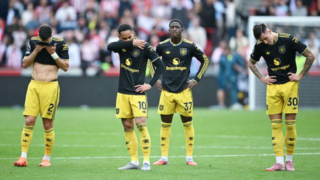 Foto: Wajah Kusut Skuad Setan Merah Setelah Dipermalukan Brentford di Liga Inggris