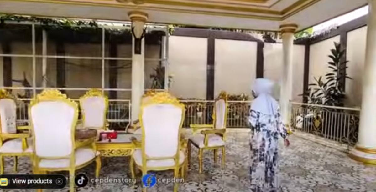 Hasil Kerja Keras, Potret Rumah Mewah Bak Istana di Pelosok Desa Ternyata Pemiliknya Tukang Bangunan