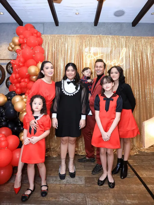 Pesta Ulang Tahun ke-17 Amel Putri Ussy Sulistiawaty (Foto: Instagram/@ussypratama)