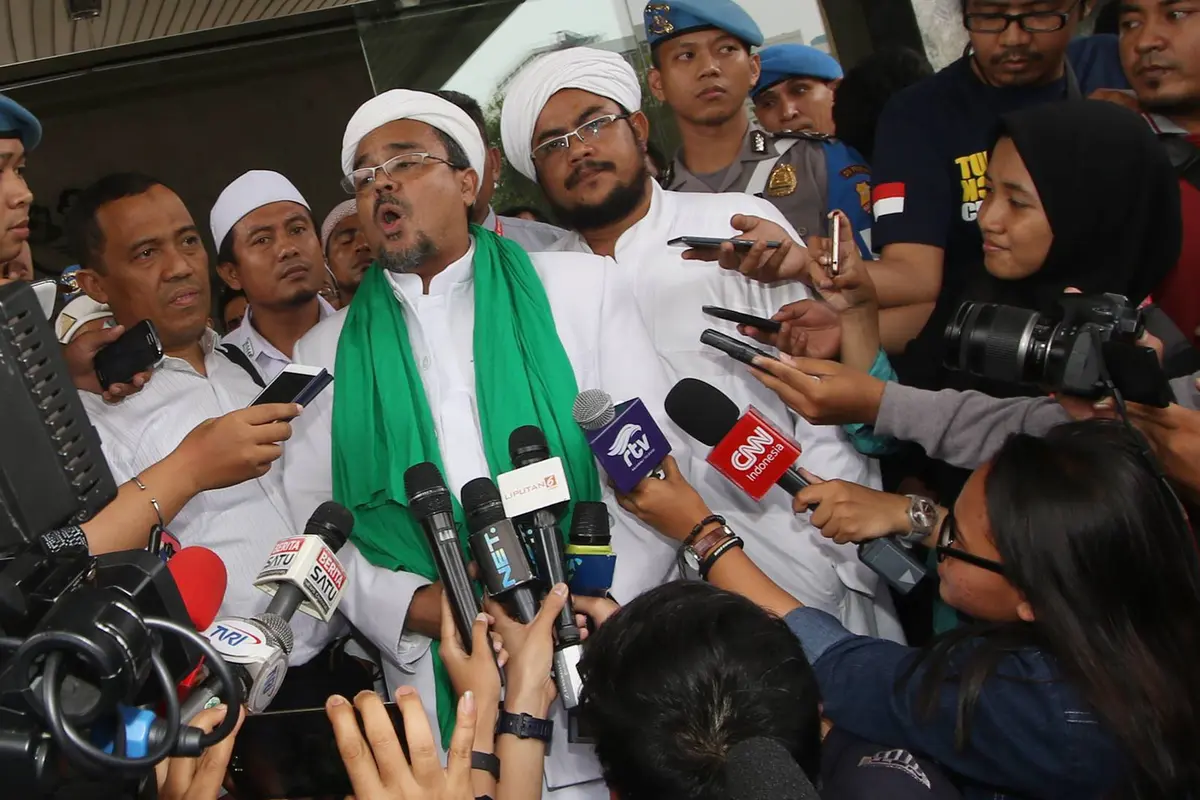 Pimpinan FPI Rizieq Shihab usai penuhi panggilan Bareskirim