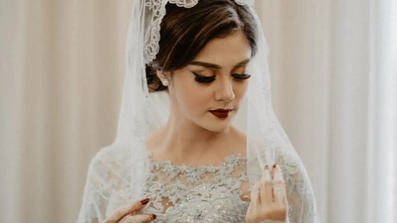 Jadi Pengantin Cantik, Ternyata Ini MUA yang Dandani Biby Alraen