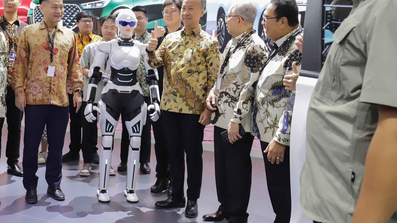 FOTO: Menteri Perindustrian Buka GIIAS 2025, 43 Merek Otomotif Ramaikan Pameran di ICE BSD
