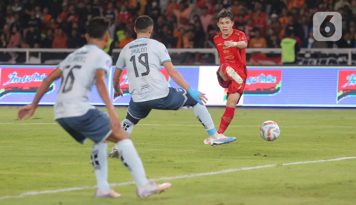 Berkat hasil ini, Persija kini tertahan di peringkat sembilan klasemen dengan poin 28. (Bola.com/M Iqbal Ichsan)