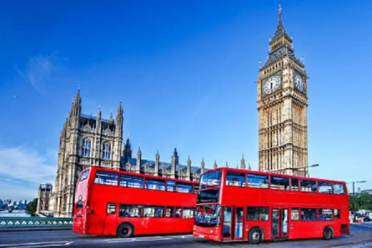 ilustrasi bus London (iStock)